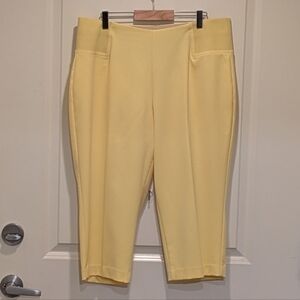 EUC Alia Petite 14P Butter Yellow Capri Pants